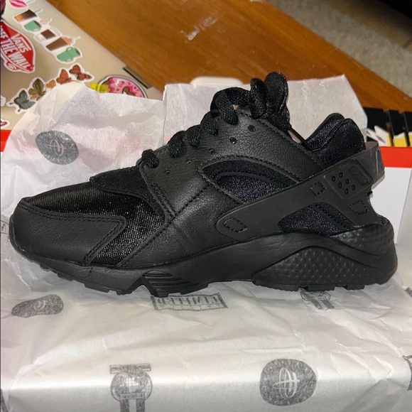 Nike Shoes - Nike Air Huarache (2021) Triple Black